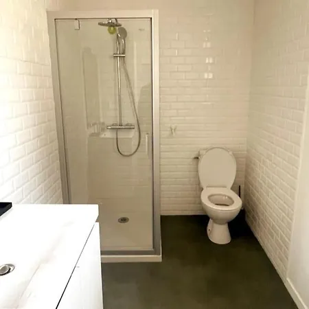 Апартаменты Pres De La Gare